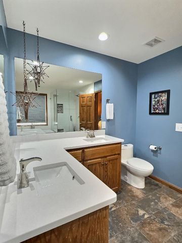 1811 W Village Lane, Springfield, MO 65807