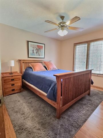 1811 W Village Lane, Springfield, MO 65807