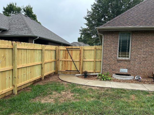 1811 W Village Lane, Springfield, MO 65807