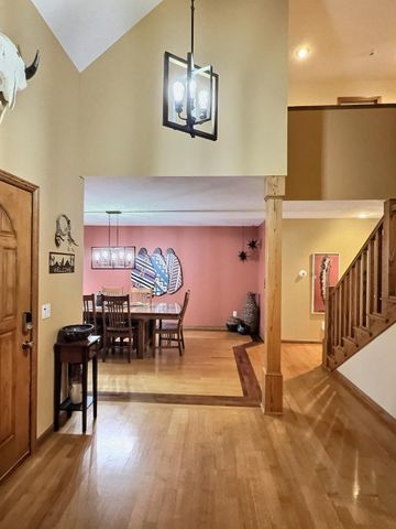 1811 W Village Lane, Springfield, MO 65807