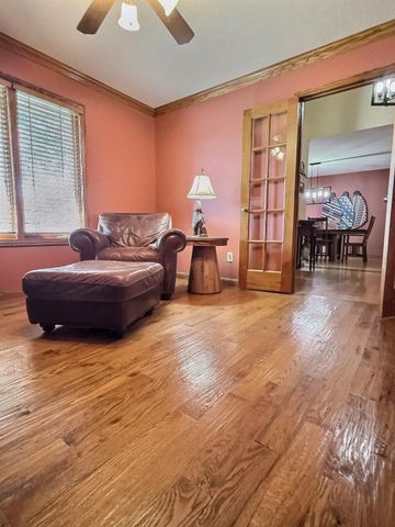 1811 W Village Lane, Springfield, MO 65807