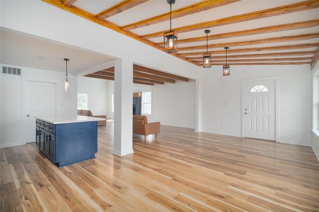 1635 Pony Lane, Wallis, TX 77485