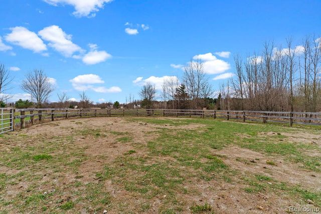 7200 E Potter Road, Davison, MI 48423