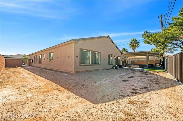 2706 Song Point Avenue, Las Vegas, NV 89121