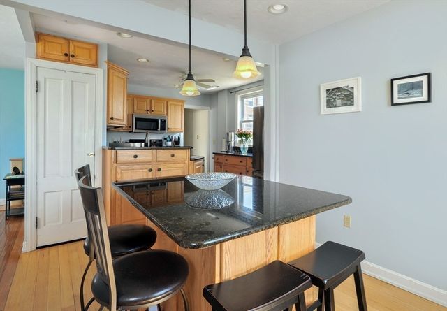 12 L Street, Hull, MA 02045