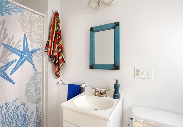 12 L Street, Hull, MA 02045