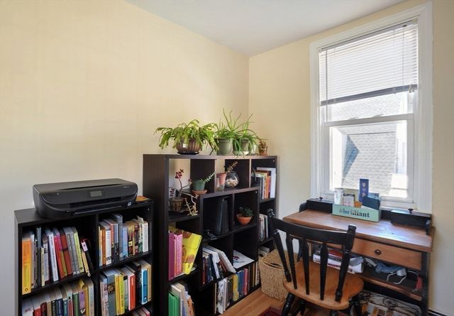 12 L Street, Hull, MA 02045