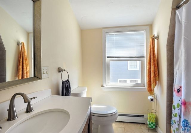 12 L Street, Hull, MA 02045