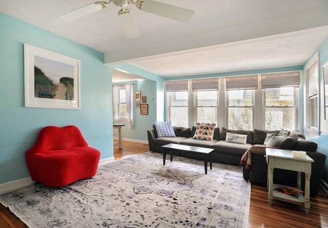 12 L Street, Hull, MA 02045