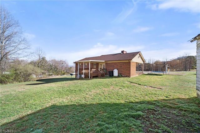 1041 Tom East Road, Westfield, NC 27053