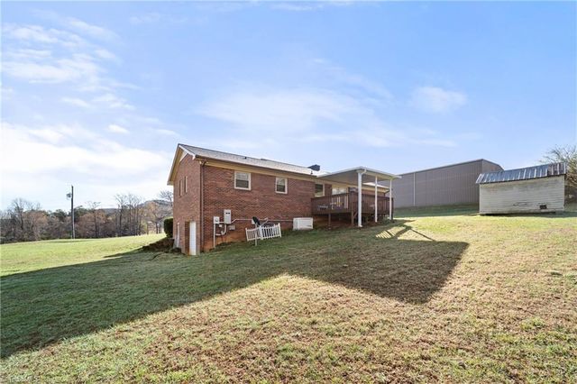 1041 Tom East Road, Westfield, NC 27053