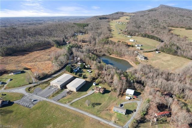 1041 Tom East Road, Westfield, NC 27053