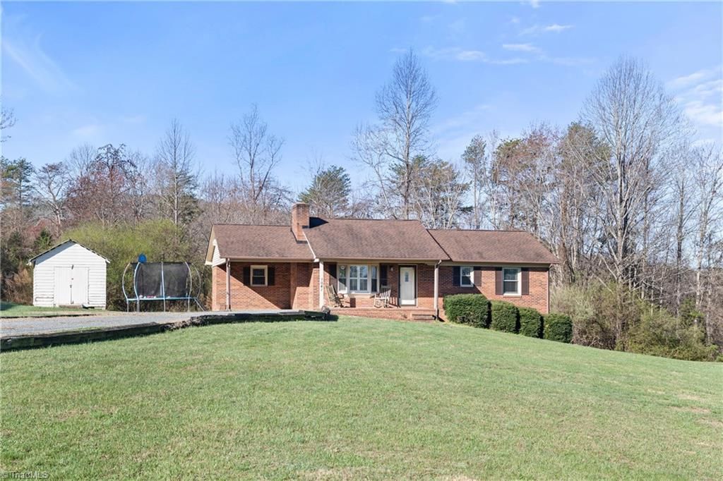 1041 Tom East Road, Westfield, NC 27053