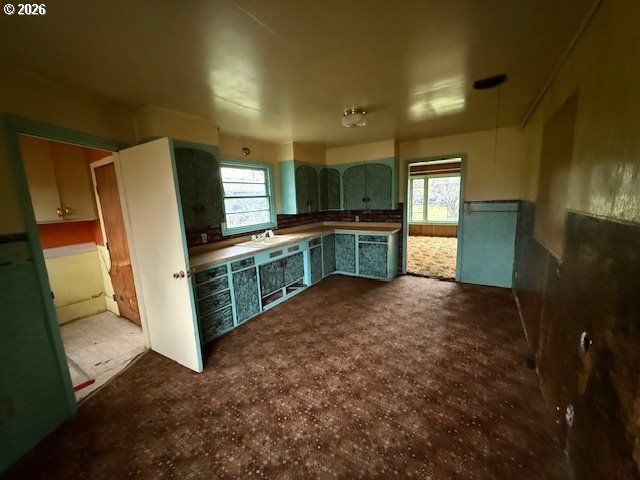 381 Se GREGORY Dr, Winston, OR 97496