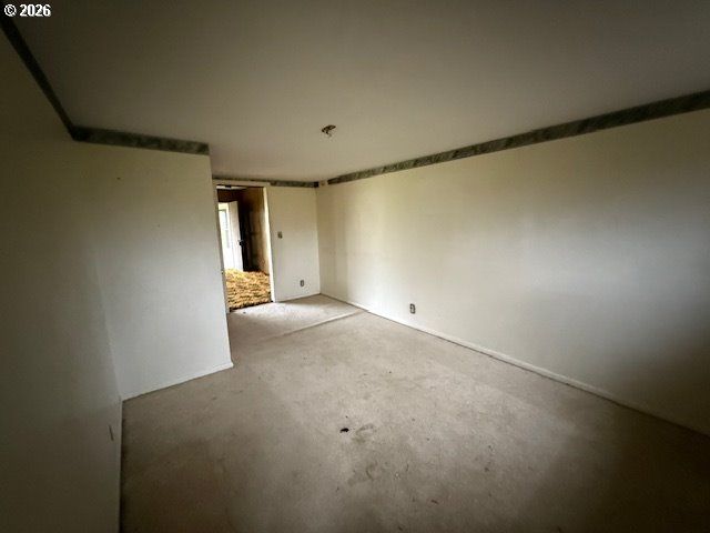 381 Se GREGORY Dr, Winston, OR 97496