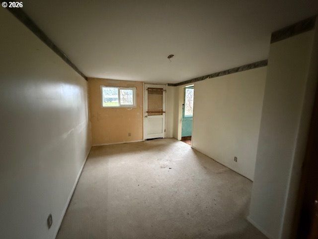 381 Se GREGORY Dr, Winston, OR 97496