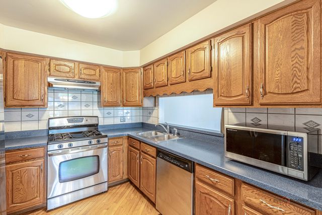 623 CHERBOURG Court N, Buffalo Grove, IL 60089