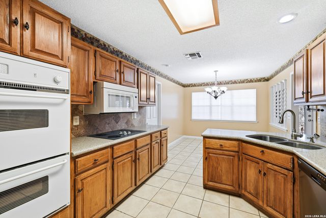8411 Aristotle, Universal City, TX 78148