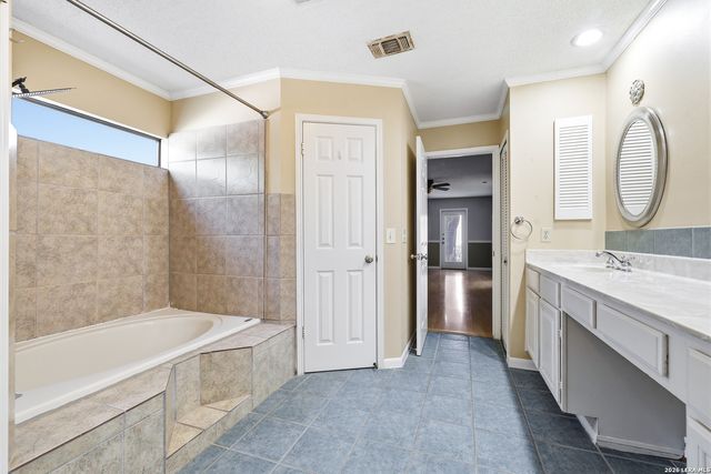 8411 Aristotle, Universal City, TX 78148