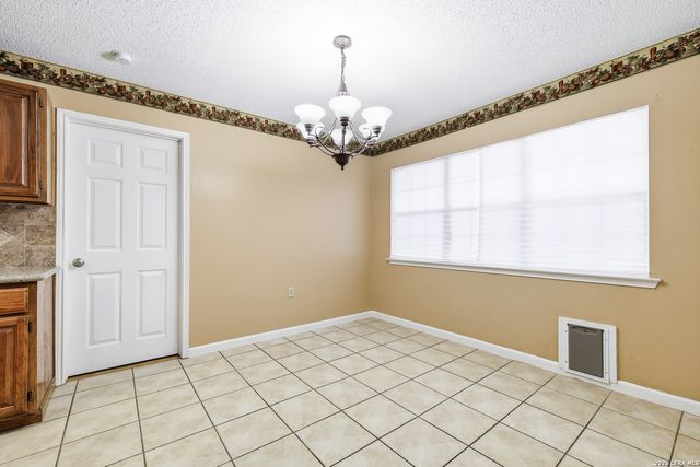 8411 Aristotle, Universal City, TX 78148