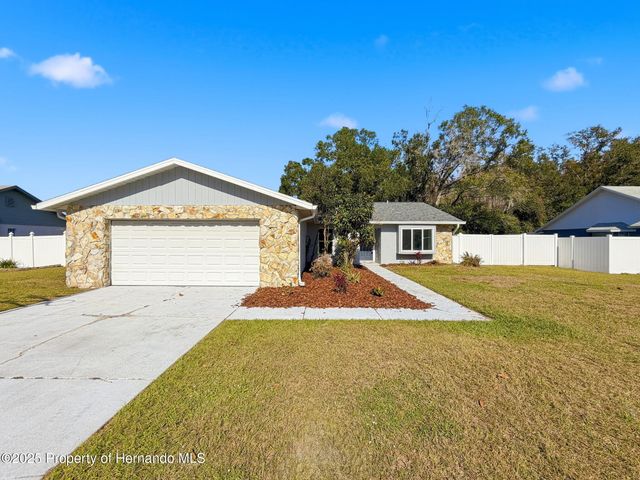 23015 Mayfair Road, Land O'lakes, FL 34639