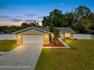 23015 Mayfair Road, Land O'lakes, FL 34639
