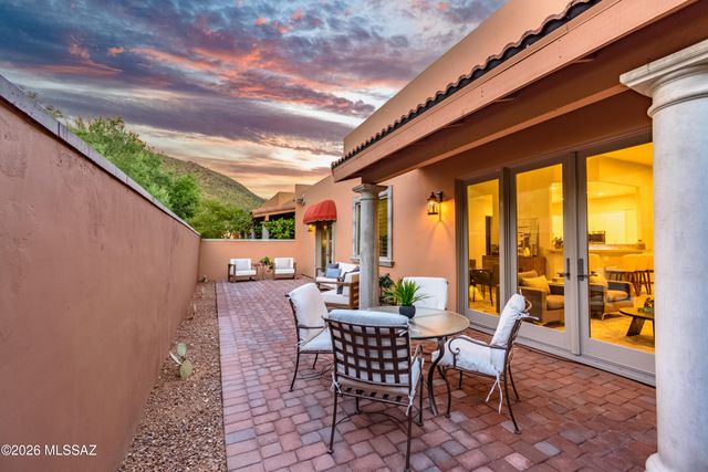 2615 E Corta Dei Fiori, Tucson, AZ 85718