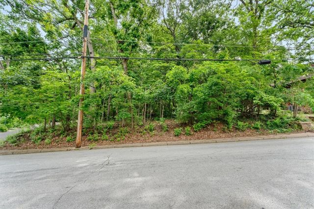 N. Park Avenue, Fayetteville, AR 72701