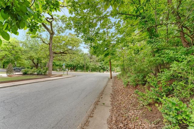 N. Park Avenue, Fayetteville, AR 72701