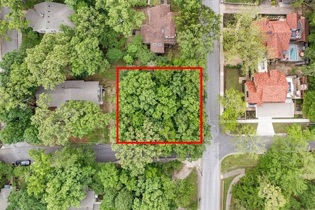 N. Park Avenue, Fayetteville, AR 72701