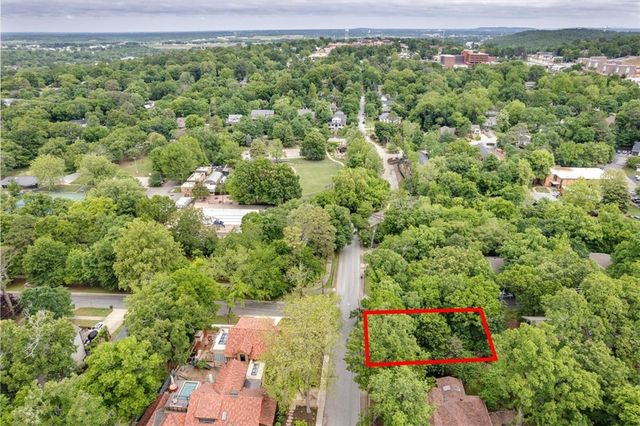 N. Park Avenue, Fayetteville, AR 72701