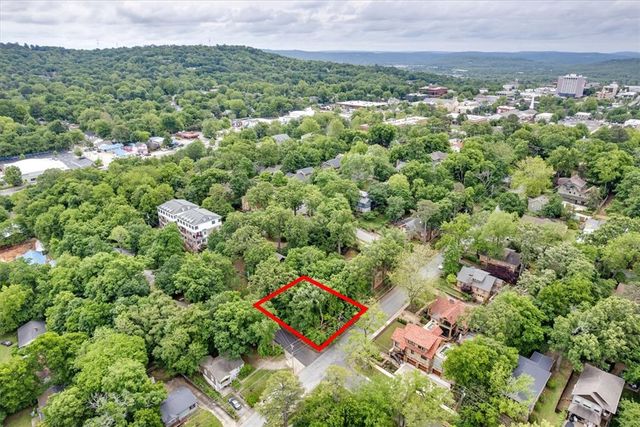 N. Park Avenue, Fayetteville, AR 72701