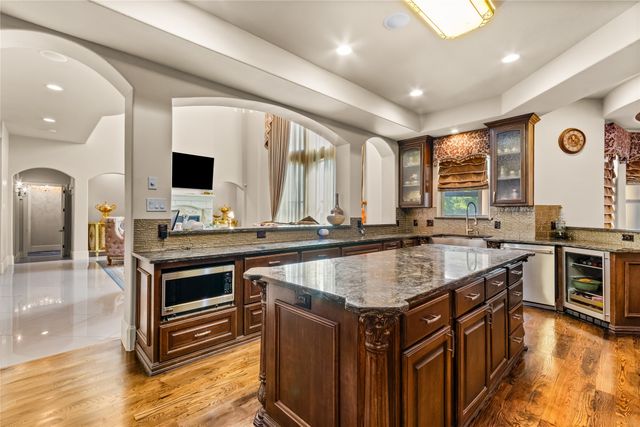 1373 Overlook Circle, Cedar Hill, TX 75104