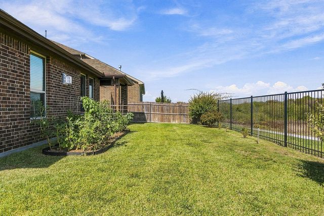 9220 Bronze Meadow Drive, Fort Worth, TX 76131