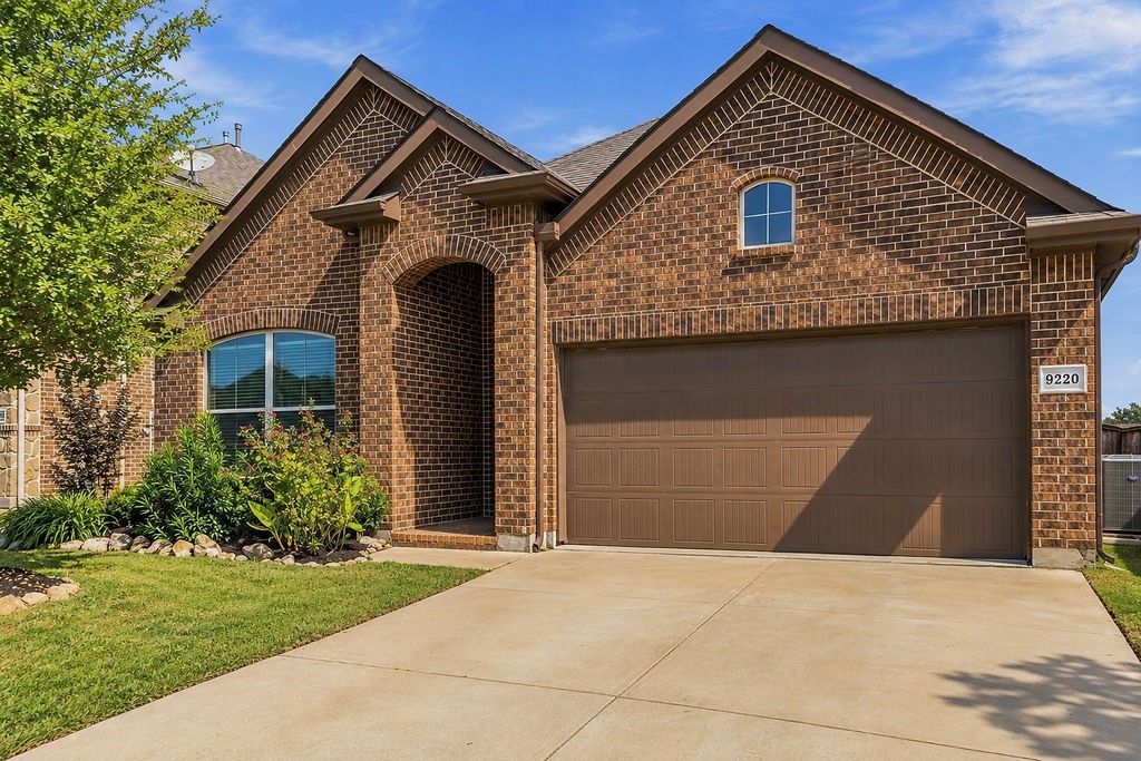 9220 Bronze Meadow Drive, Fort Worth, TX 76131 — photo 2
