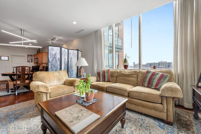 222 E Witherspoon St 806, Louisville, KY 40202