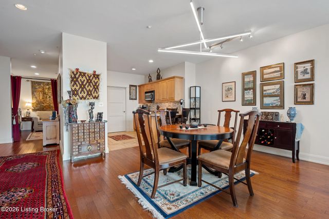 222 E Witherspoon St 806, Louisville, KY 40202