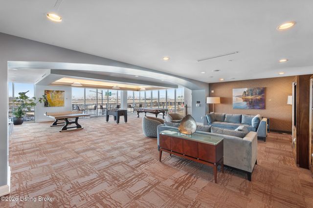 222 E Witherspoon St 806, Louisville, KY 40202