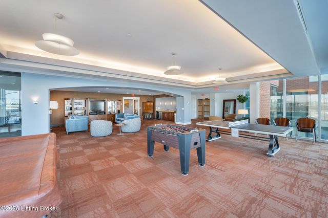 222 E Witherspoon St 806, Louisville, KY 40202