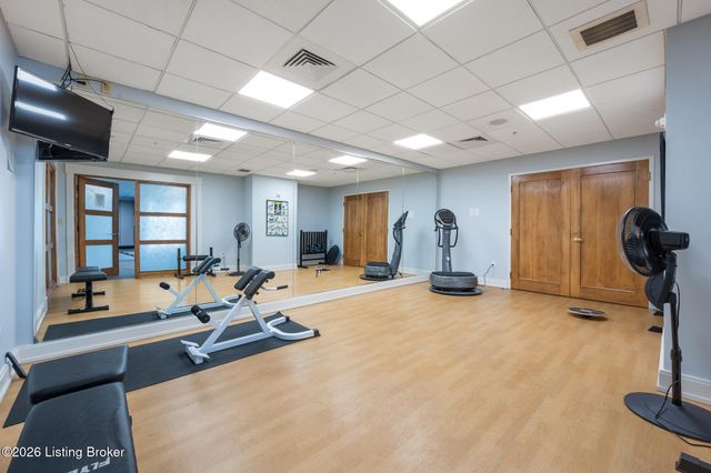 222 E Witherspoon St 806, Louisville, KY 40202