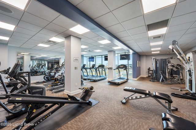 222 E Witherspoon St 806, Louisville, KY 40202