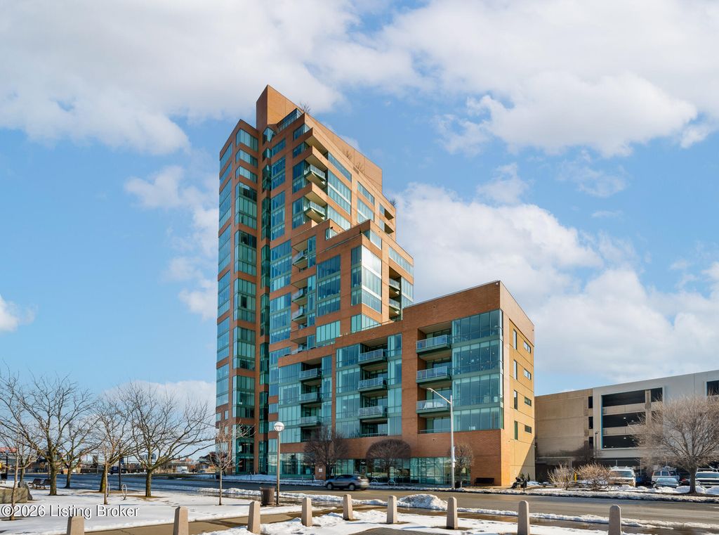 222 E Witherspoon St 806, Louisville, KY 40202