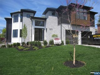 320 Bolz Street, Englewood Cliffs, NJ 07632