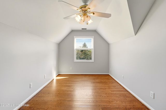 10110 Springhurst Gardens Cir, Louisville, KY 40241