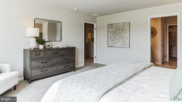 541 TROLLEY LN, Sellersville, PA 18960