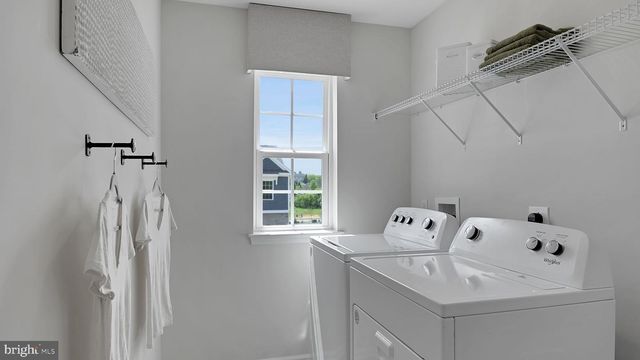 541 TROLLEY LN, Sellersville, PA 18960