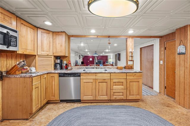 74 Creek Meadow Lane, Greece, NY 14626