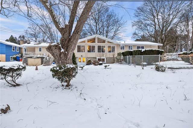 74 Creek Meadow Lane, Greece, NY 14626