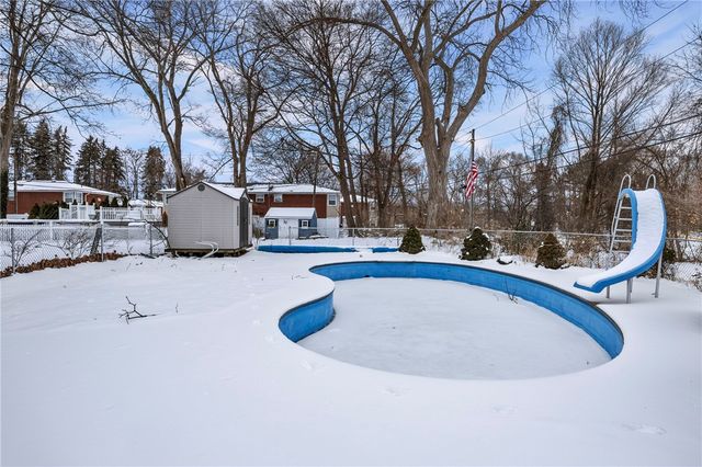 74 Creek Meadow Lane, Greece, NY 14626