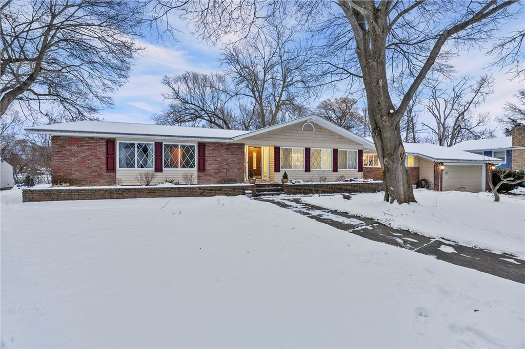 74 Creek Meadow Lane, Greece, NY 14626